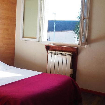 Le Logis De La Garenne 호텔 Morestel 외부 사진