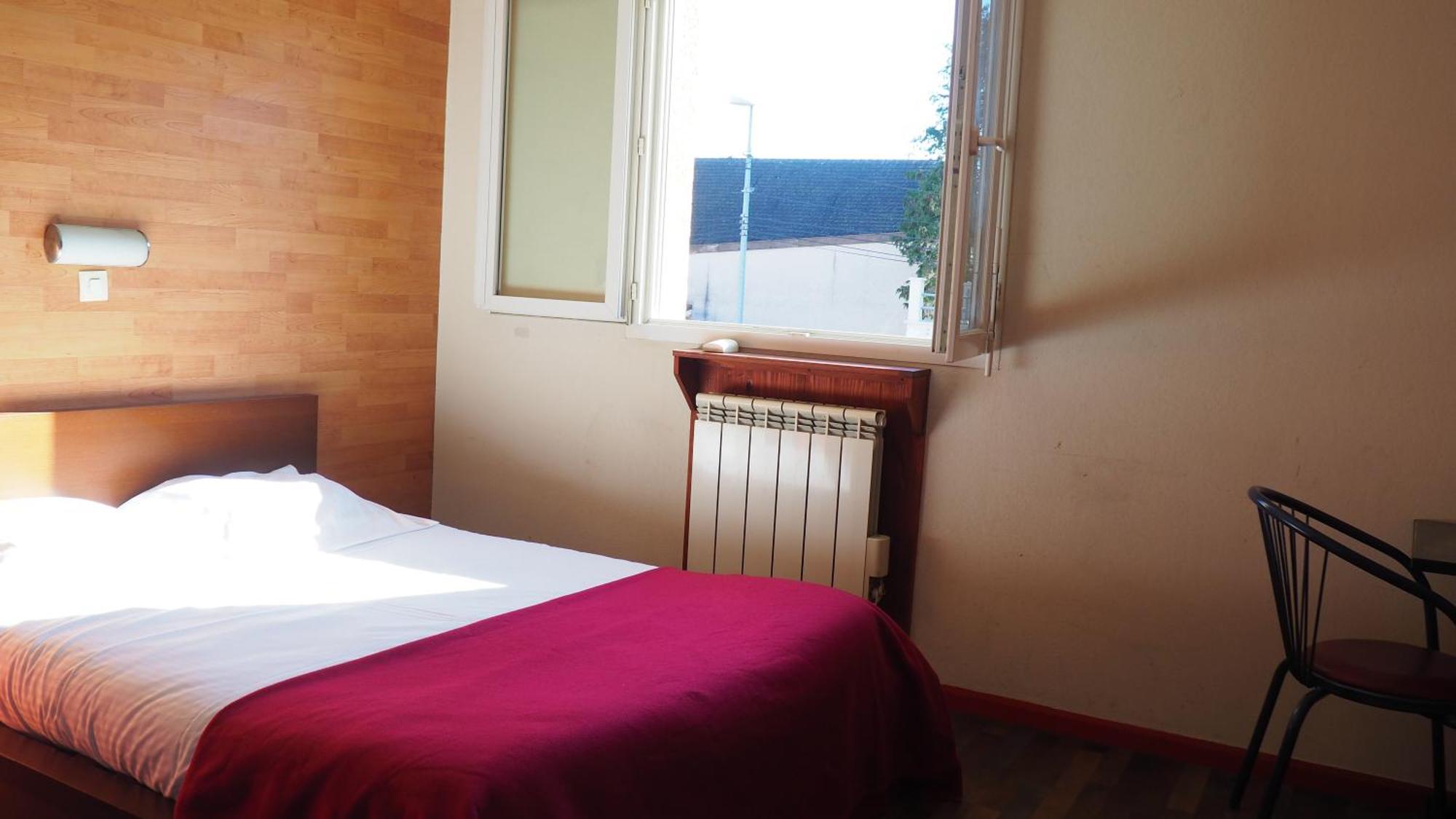 Le Logis De La Garenne 호텔 Morestel 외부 사진